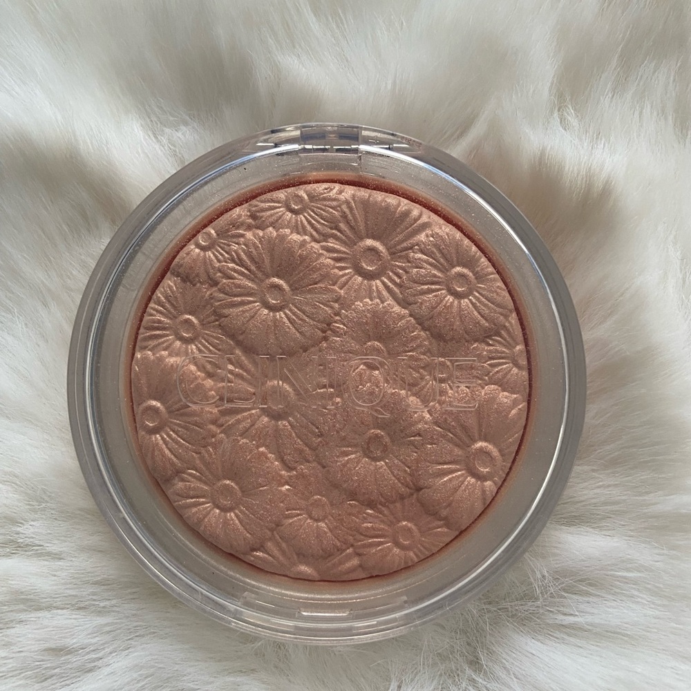 Clinique Powder Pop Flower Highlighter